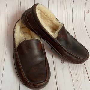 UGG Men’s Ascot Leather Slipper Size 10